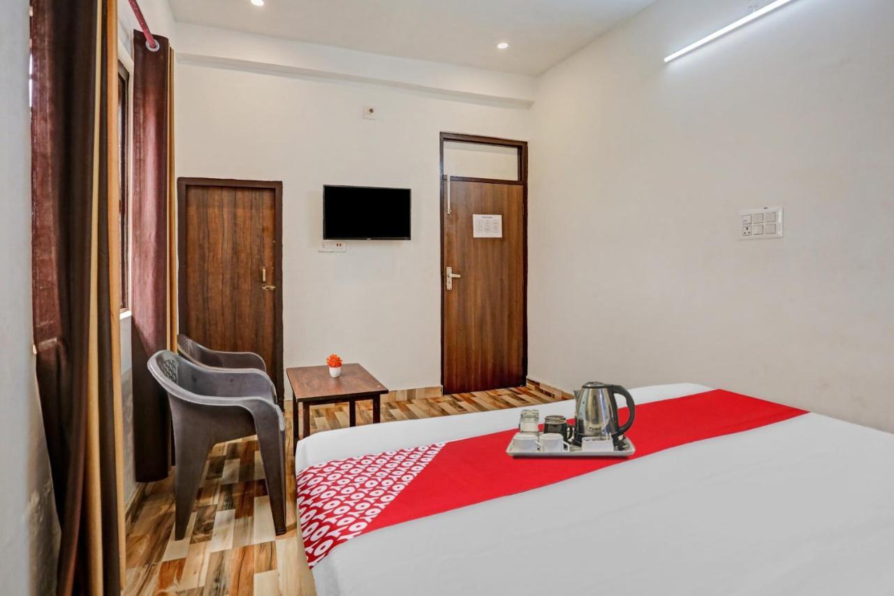 Oyo Nirvan Near Jahangirpuri Metro Station 3* New Delhi